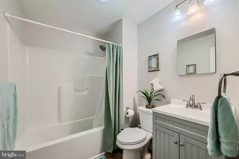 Bath - 1777 Simms Ln, Hanover, MD 21076 photo 1 of 2