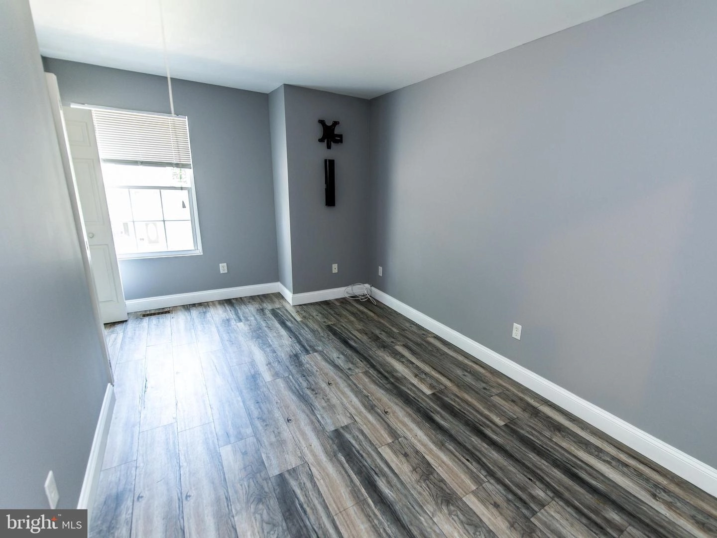 Bedroom - 3582 2nd Ave, Edgewater, MD 21037 photo 1 of 3
