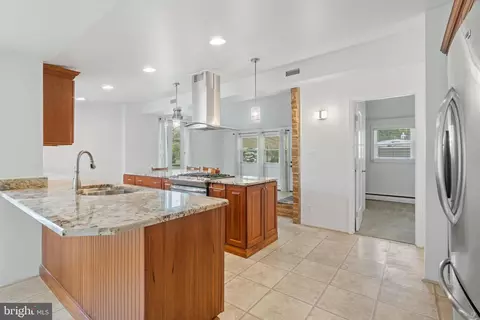 1216 Montgomery Dr, Glen Burnie, MD 21061