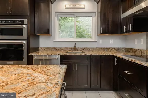 Kitchen - 2803 Clove Ln, Edgewater, MD 21037 photo 4 of 4
