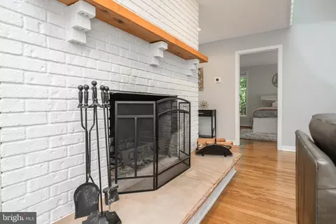 Entry Way - 2803 Clove Ln, Edgewater, MD 21037 photo 4 of 11