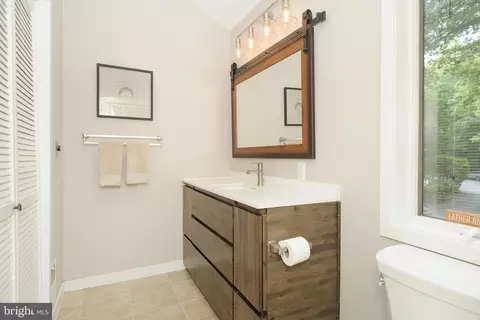 Bath - 2803 Clove Ln, Edgewater, MD 21037 photo 5 of 8