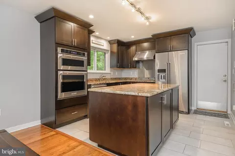 Kitchen - 2803 Clove Ln, Edgewater, MD 21037 photo 2 of 4