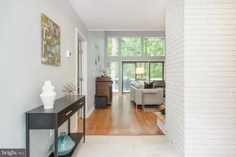Entry Way - 2803 Clove Ln, Edgewater, MD 21037 photo 2 of 11