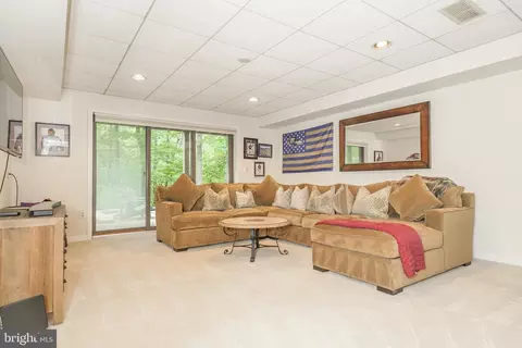 Living - 2803 Clove Ln, Edgewater, MD 21037 photo 1 of 1