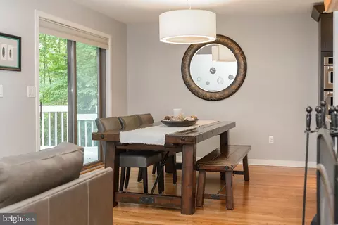 Dining - 2803 Clove Ln, Edgewater, MD 21037 photo 2 of 3