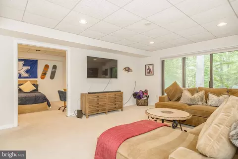 Bedroom - 2803 Clove Ln, Edgewater, MD 21037 photo 5 of 13