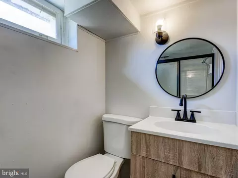 Bath - 105 Wallace Ave, Brooklyn, MD 21225 photo 2 of 2