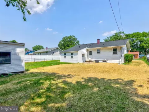 Exterior - 105 Wallace Ave, Brooklyn, MD 21225 photo 5 of 6