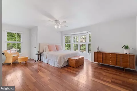 Bedroom - 1432 Oak Bluff Rd, Edgewater, MD 21037 photo 1 of 6