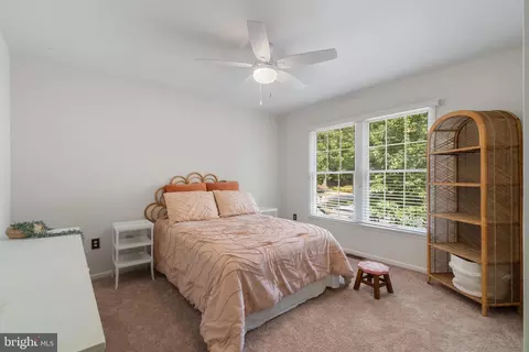 Bedroom - 1432 Oak Bluff Rd, Edgewater, MD 21037 photo 3 of 6