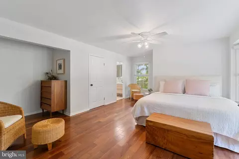 Bedroom - 1432 Oak Bluff Rd, Edgewater, MD 21037 photo 2 of 6