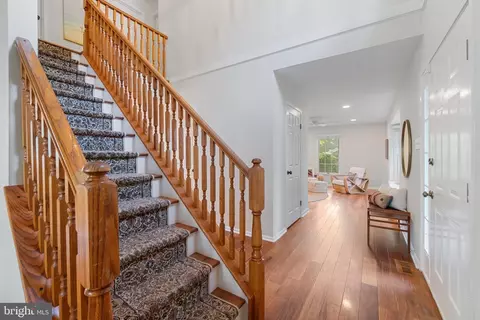 Entry Way - 1432 Oak Bluff Rd, Edgewater, MD 21037 photo 5 of 6