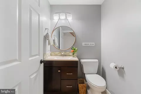 Bath - 1432 Oak Bluff Rd, Edgewater, MD 21037 photo 1 of 6