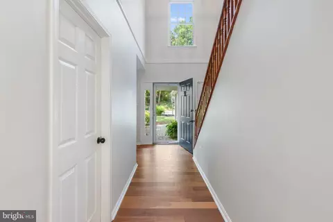 Entry Way - 1432 Oak Bluff Rd, Edgewater, MD 21037 photo 1 of 6