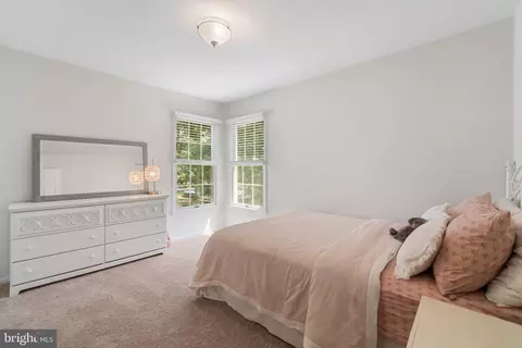 Bedroom - 1432 Oak Bluff Rd, Edgewater, MD 21037 photo 5 of 6