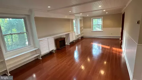 Living - 426 Edgewater Rd, Pasadena, MD 21122 photo 3 of 3