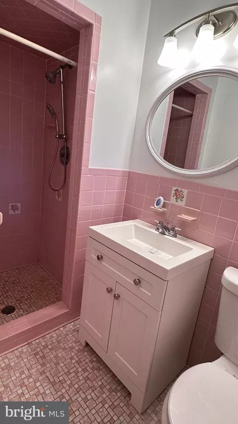 Bath - 426 Edgewater Rd, Pasadena, MD 21122 photo 2 of 3
