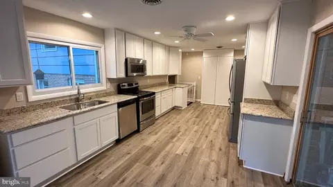 Kitchen - 426 Edgewater Rd, Pasadena, MD 21122 photo 1 of 2