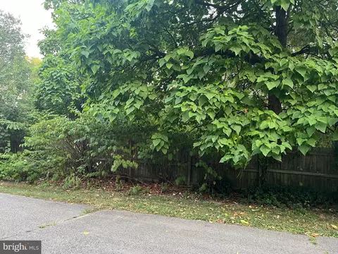 343 Metropolitan Blvd, Pasadena, MD 21122 photo 3