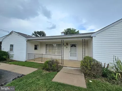 930 Hammonds Ln, Brooklyn, MD 21225