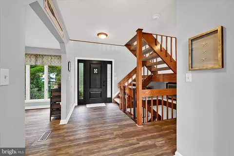 Entry Way - 339 Eagle Hill Rd, Pasadena, MD 21122 photo 1 of 6