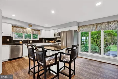 Kitchen - 339 Eagle Hill Rd, Pasadena, MD 21122 photo 2 of 4