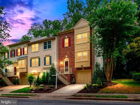2650 Tallwind Ct, Crofton, MD 21114