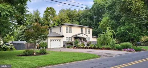8122 Elizabeth Rd, Pasadena, MD 21122 photo 2