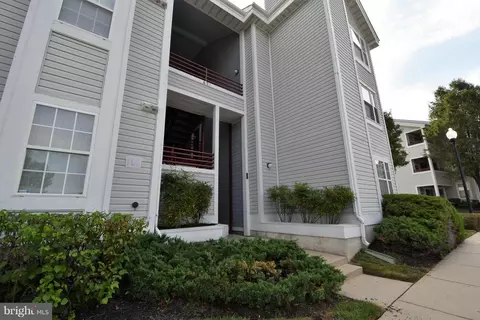 601 Forest Walk Ln #102, Odenton, MD 21113