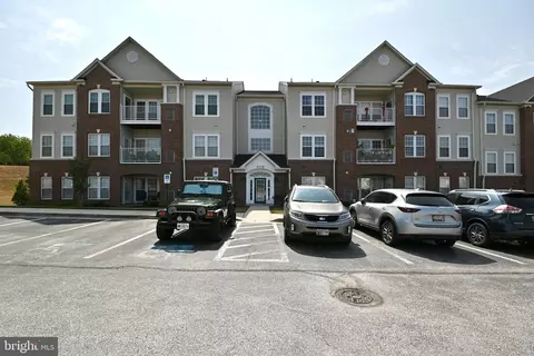 2496 Amber Orchard Ct E #202, Odenton, MD 21113