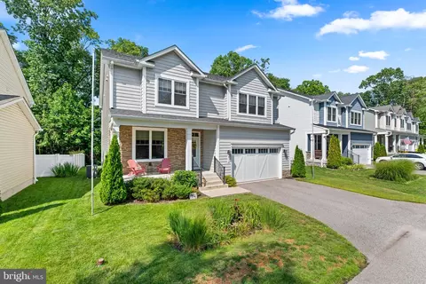 810 Lynwood Ln, Severna Park, MD 21146
