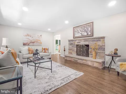 Living - 1587 Chocataw Rd, Arnold, MD 21012 photo 3 of 6