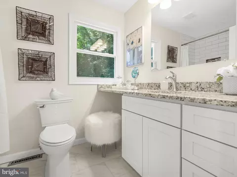 Bath - 1587 Chocataw Rd, Arnold, MD 21012 photo 5 of 5