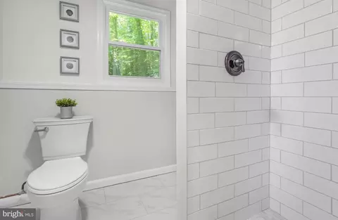 Bath - 1587 Chocataw Rd, Arnold, MD 21012 photo 1 of 5