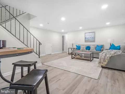Living - 1587 Chocataw Rd, Arnold, MD 21012 photo 4 of 6