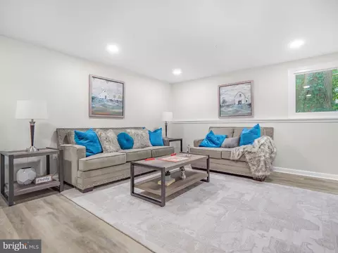 Living - 1587 Chocataw Rd, Arnold, MD 21012 photo 2 of 6