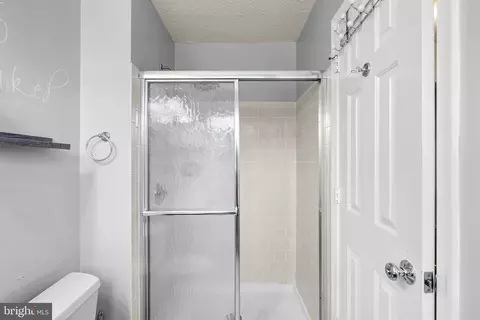 Bath - 279 Greenridge Dr, Dunkirk, MD 20754 photo 2 of 3