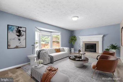 Living - 279 Greenridge Dr, Dunkirk, MD 20754 photo 4 of 5