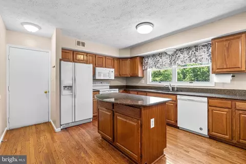 Kitchen - 279 Greenridge Dr, Dunkirk, MD 20754 photo 1 of 2