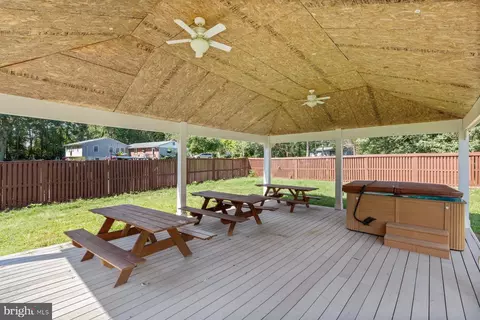 61 Magothy Beach Rd, Pasadena, MD 21122 photo 3