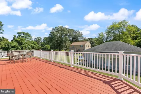 61 Magothy Beach Rd, Pasadena, MD 21122 photo 4