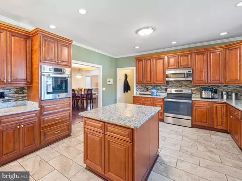 61 Magothy Beach Rd, Pasadena, MD 21122 photo 17