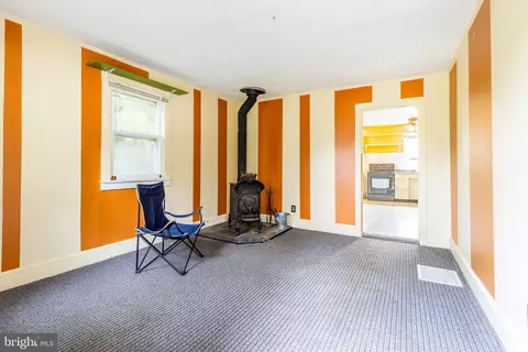 Living - 21 Arnold Rd, Arnold, MD 21012 photo 4 of 4