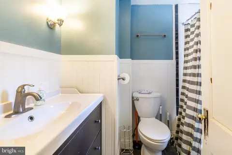 Bath - 21 Arnold Rd, Arnold, MD 21012 photo 1 of 1