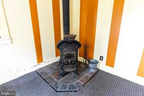 Entry Way - 21 Arnold Rd, Arnold, MD 21012 photo 6 of 6