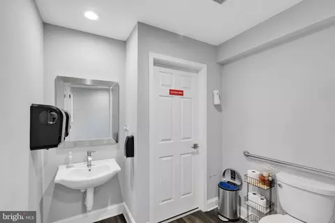 8504 Miramar Rd, Pasadena, MD 21122 photo 18