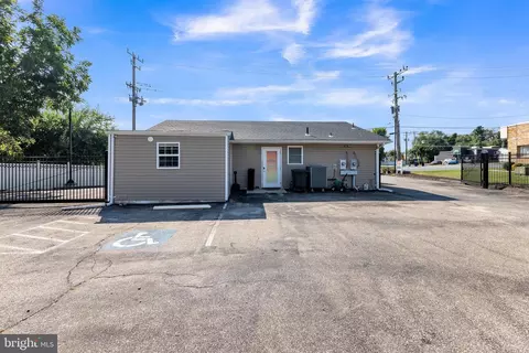 8504 Miramar Rd, Pasadena, MD 21122 photo 6