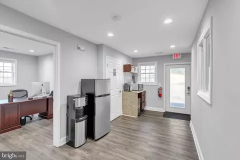 8504 Miramar Rd, Pasadena, MD 21122 photo 17