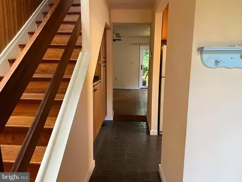 Entry Way - 2128 Shore Dr, Edgewater, MD 21037 photo 1 of 2